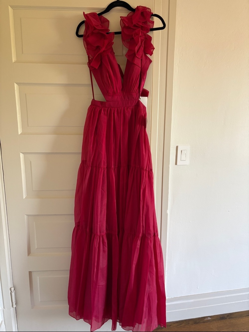 Mac Duggal RUFFLED SHOULDER CUT OUT SOFT TIE BACK TIERED GOWN size 6